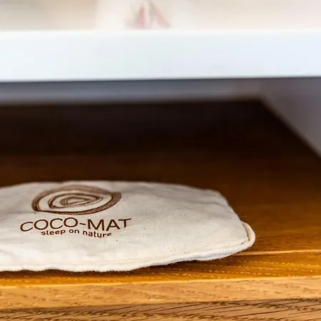 Athina فيلة Angon